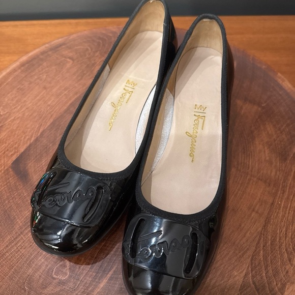 Salvatore Ferragamo Pumps Size 7  6.5? BLK Enamel Leather - Picture 16 of 16